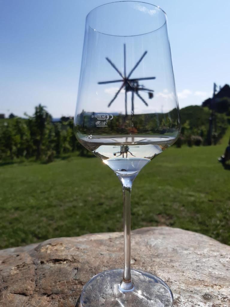 Zweytick Gaestezimmer Weingut Ratsch an der Weinstraße Esterno foto