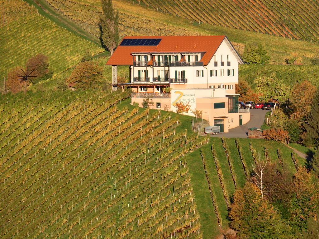 Zweytick Gaestezimmer Weingut Ratsch an der Weinstraße Esterno foto