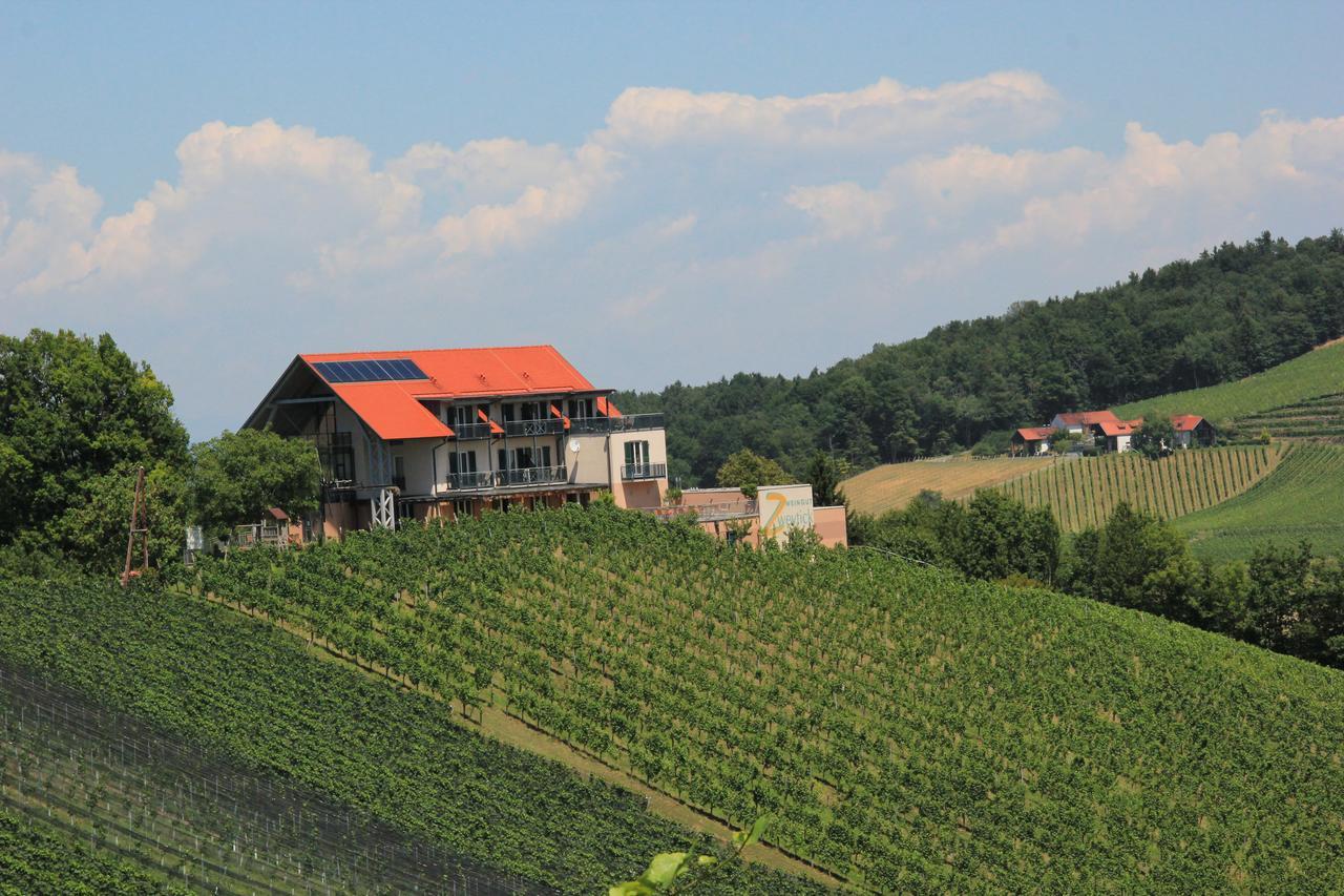 Zweytick Gaestezimmer Weingut Ratsch an der Weinstraße Esterno foto